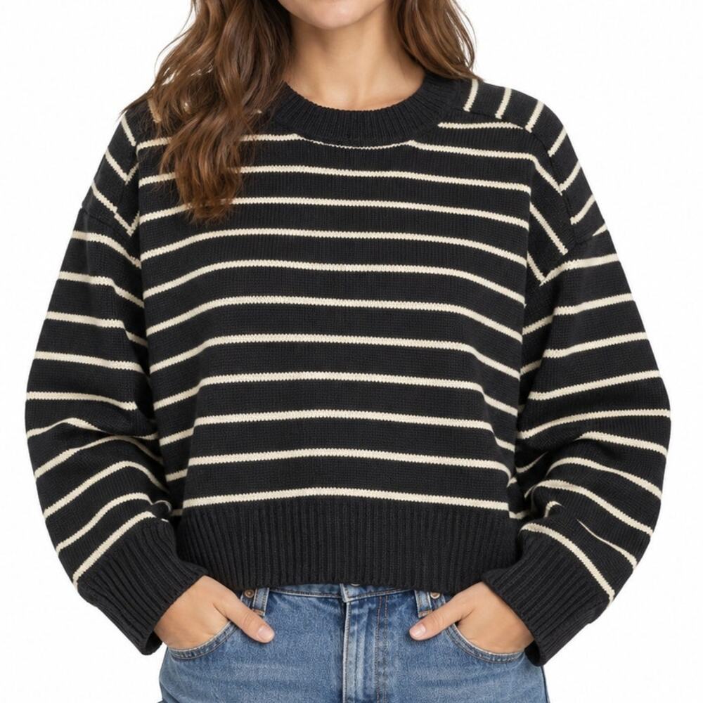 T Tahari Navy White Striped Cropped Sweater Size M